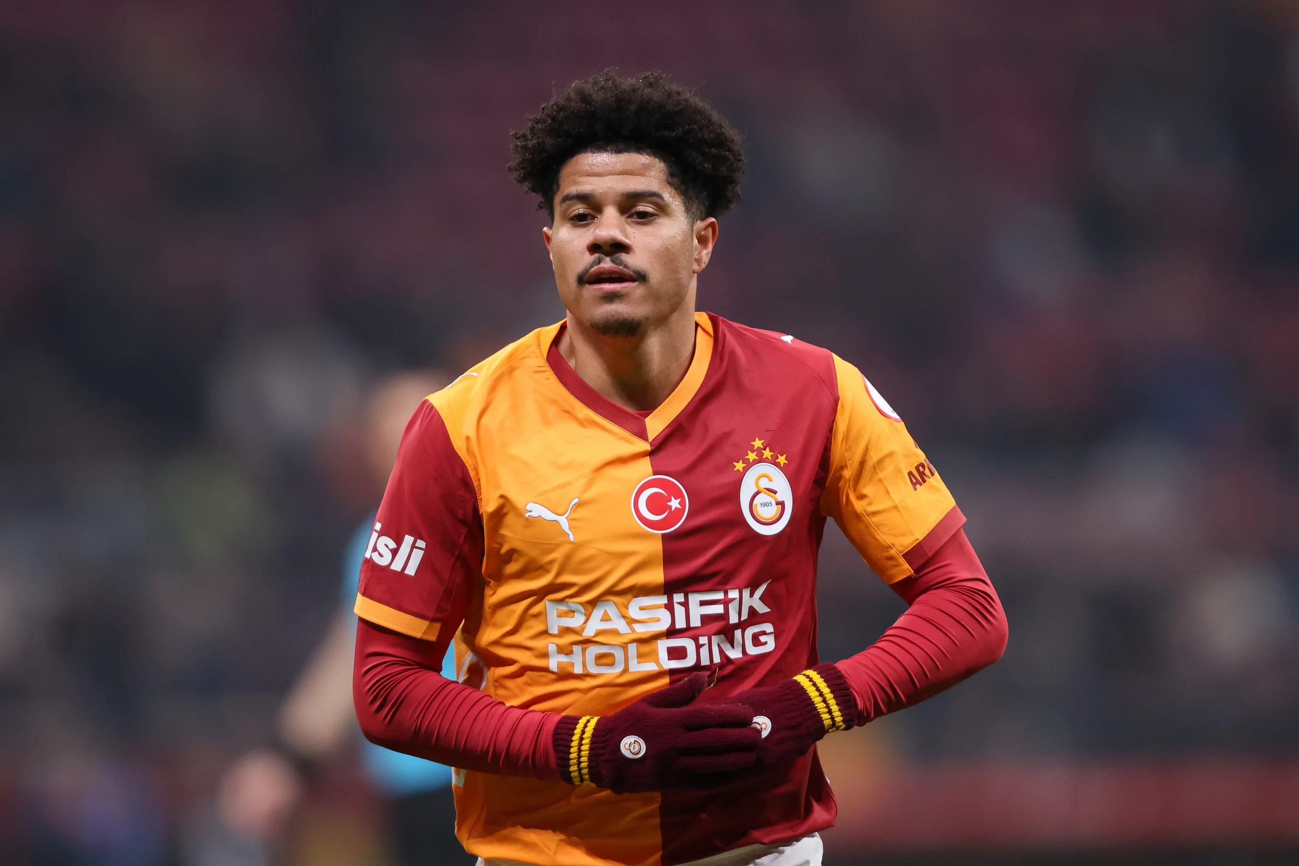 Gabriel Sara em partida pelo Galatasaray. Photo by Ahmad Mora/Getty Images