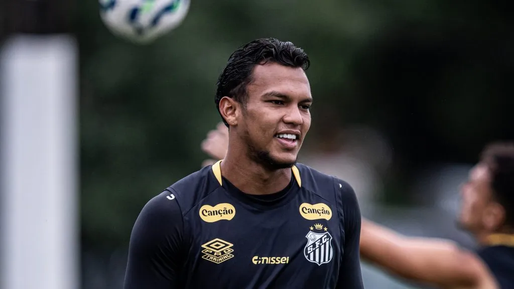 Gabriel Veron foi cortado mais uma vez por Cleber Xavier, agora pela Copa Betano do Brasil – Foto: Raul Baretta/Santos FC
