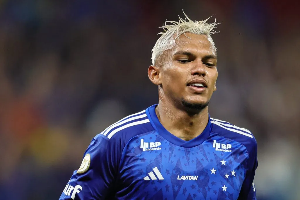 Veron passou pelo Cruzeiro - Foto: Gilson Lobo/AGIF.