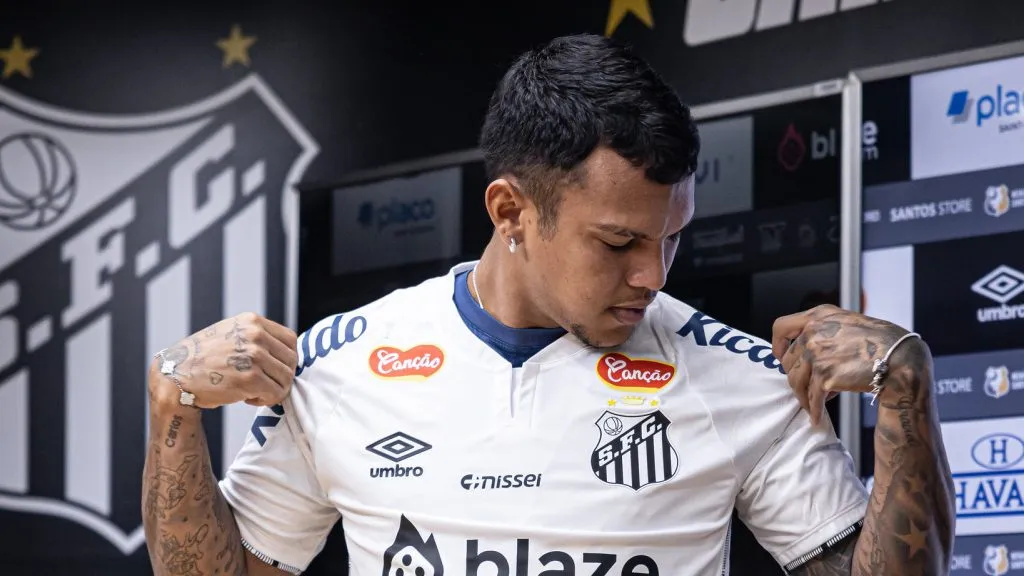 Gabriel Veron vem apresentando um desempenho abaixo no Santos. Foto: Raul Baretta/ Santos FC.