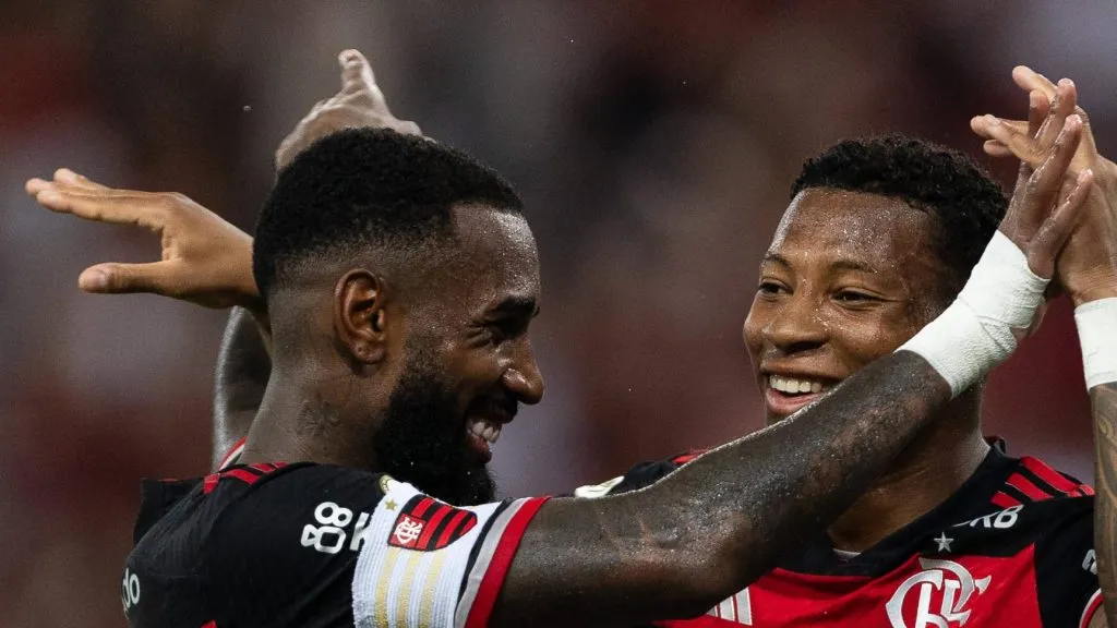 Foto: IMAGO / Carneiro Images – Gerson é recuado para atuar de volante contra o Atlético-MG.