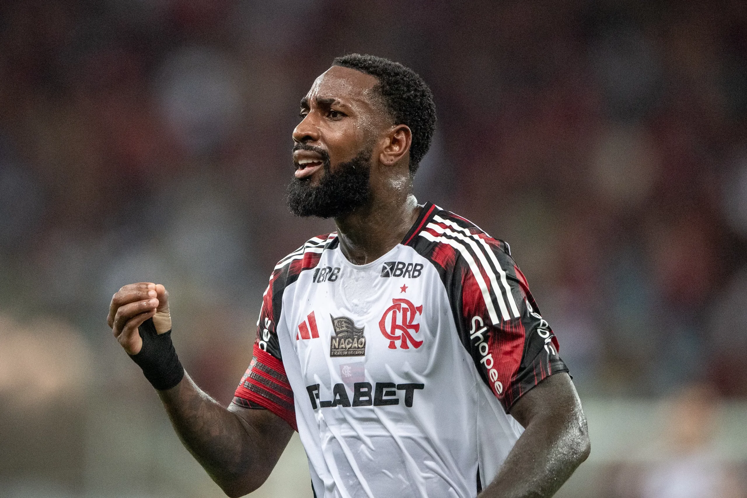 Gerson deixou o Flamengo no meio de 2025. Foto: Thiago Ribeiro/AGIF