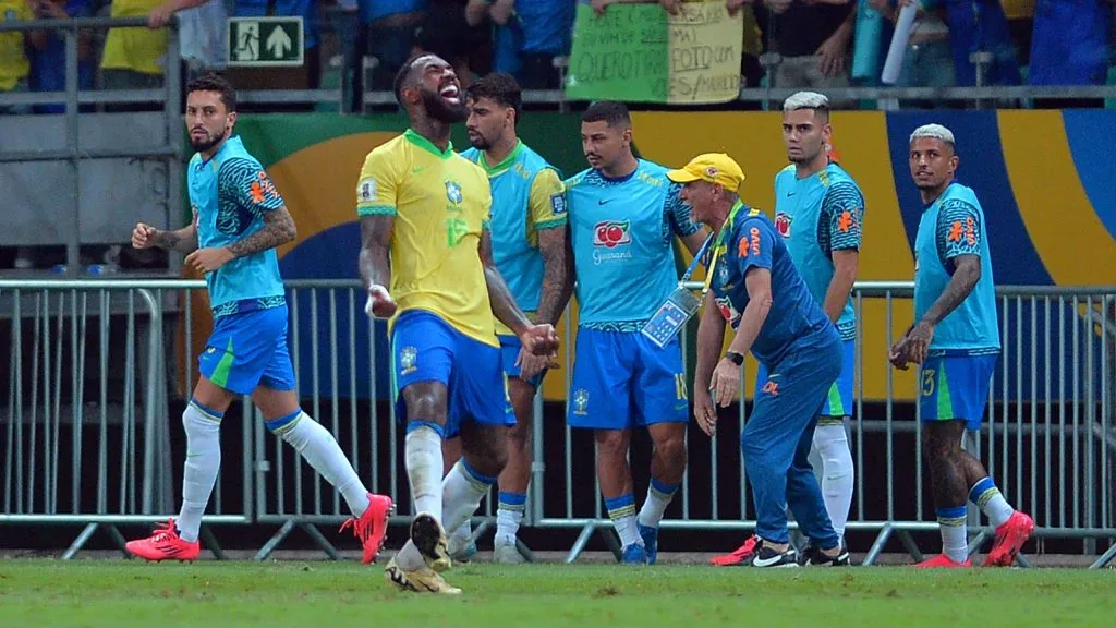 Gerson comemorando o gol marcado pela Seleção Brasileira – Foto: Walmir Cirne/AGIF