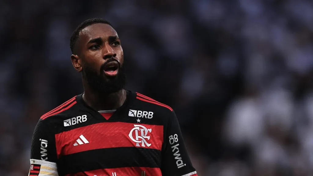Gerson em partida do Flamengo