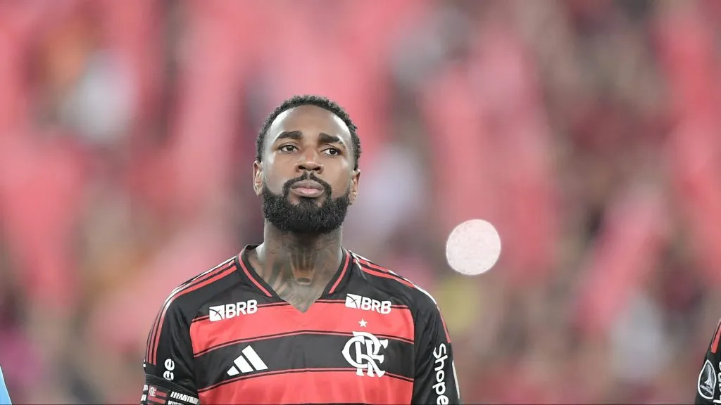 Gerson descarta um retorno ao futebol nacional e nega negociação com o Palmeiras – Foto: Thiago Ribeiro/AGIF
