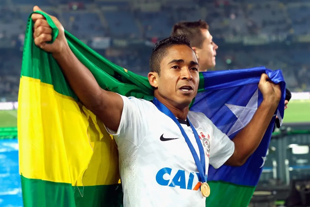 YOKOHAMA, JAPAN – DECEMBER 16: Jorge Enrique of Corinthians celebrates victory in the FIFA Club World Cup Final Match between Corinthians and Chelsea at International Stadium Yokohama on December 16, 2012 in Yokohama, Japan. (Photo by Lintao Zhang/Getty Images)