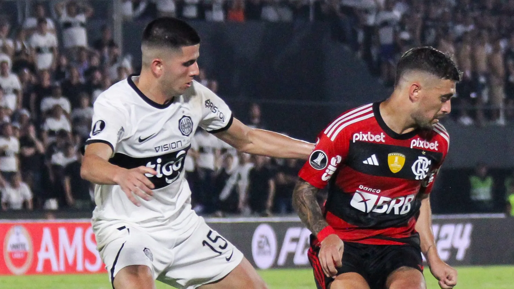 Gamarra esteve em campo na eliminação do Flamengo na Libertadores – (Photo by Christian Alvarenga/Getty Images)
