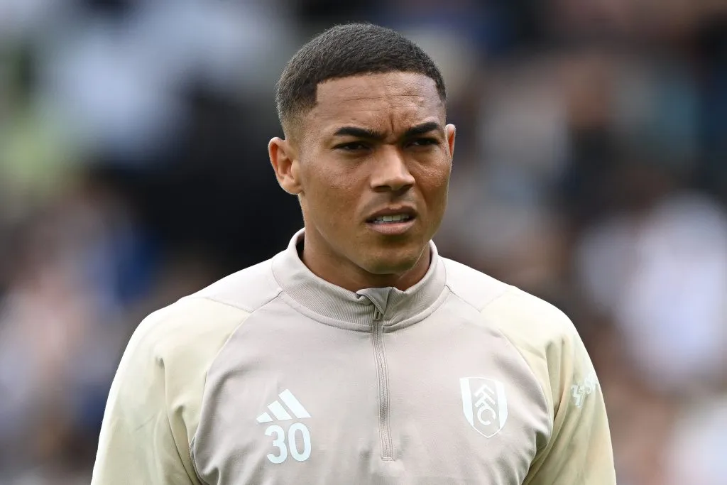 Carlos Vinícius está livre no mercado após passagem sem brilho pelo Fulham, da Inglaterra - Foto: Mike Hewitt/Getty Images)