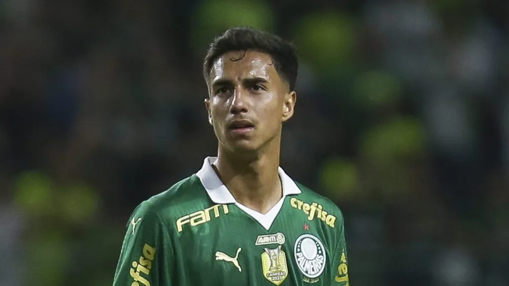 Vitor Reis em ação diante do Flamengo. Foto: Ricardo Moreira/Getty Images
