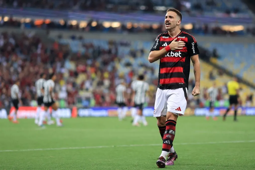 Flamengo quer vencer mais uma final em Lima Foto:  Mendes/Getty Images)