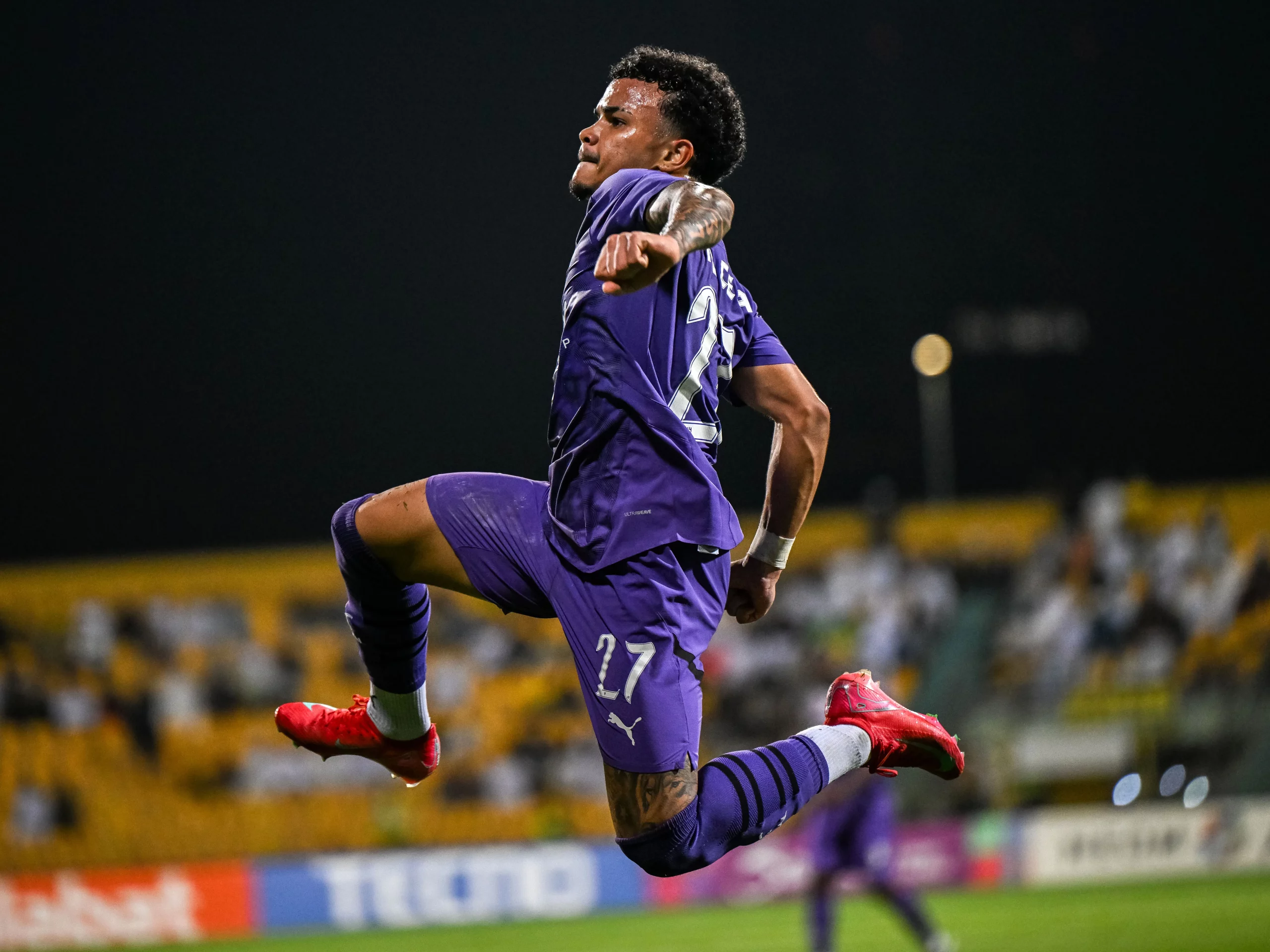Kaio Cesar em ação pelo Al-Hilal at Zabeel Stadium on February 18, 2025 in Dubai, United Arab Emirates. (Photo by Martin Dokoupil/Getty Images)