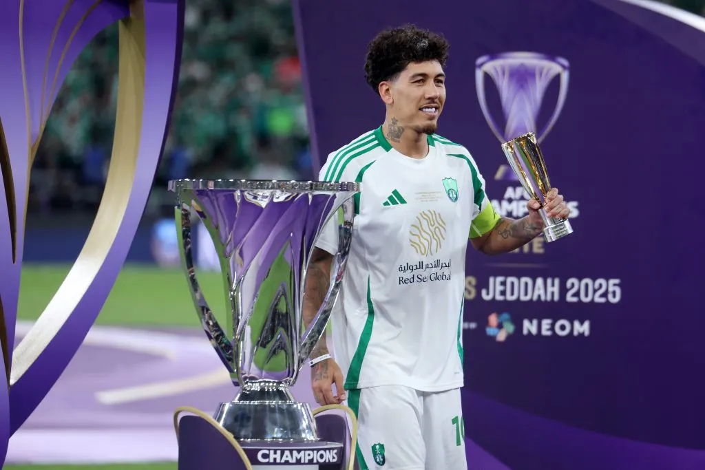 Firmino já conquistou títulos em seu clube atual - (Photo by Yasser Bakhsh/Getty Images).