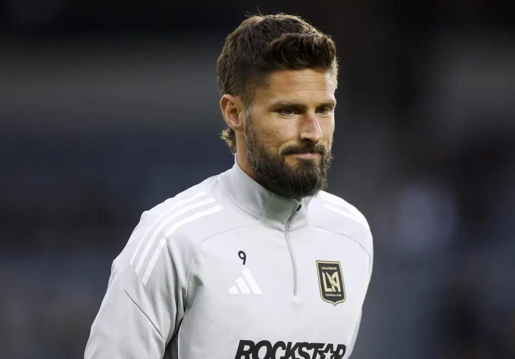 LOS ANGELES, CALIFORNIA – MAY 03: Olivier Giroud #9 of Los Angeles FC during warm up before the game against the Houston Dynamo at BMO Stadium on May 03, 2025 in Los Angeles, California. (Photo by Harry How/Getty Images)