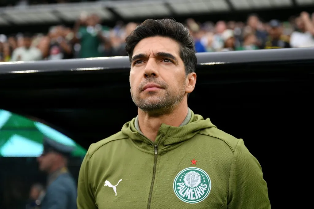 Torcida pede a Abel mais minutos para Paulinho. Foto: David Ramos/Getty Images.