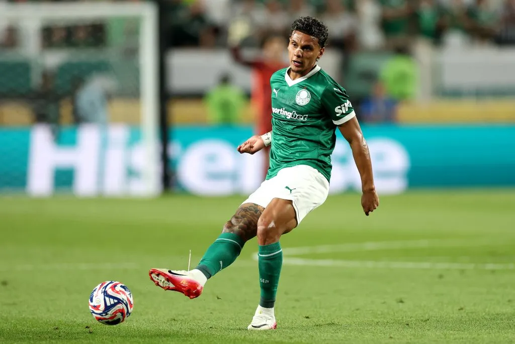 Ríos foi vendido para o Benfica e não joga mais pelo Palmeiras. (Photo by Luke Hales/Getty Images)