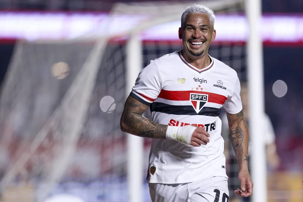 Luciano marcou os dois gols da vitória são-paulina. Foto: Ricardo Moreira/Getty Images