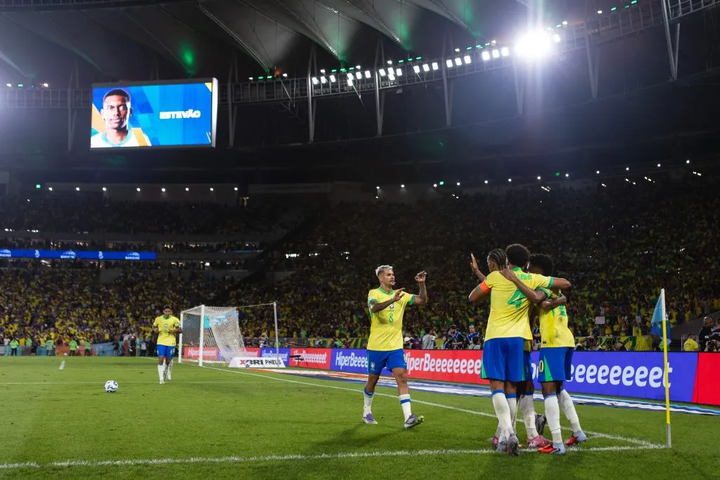 Estevão comemora seu gol pela Seleção Brasileira – (Photo by Ruano Carneiro/Getty Images)