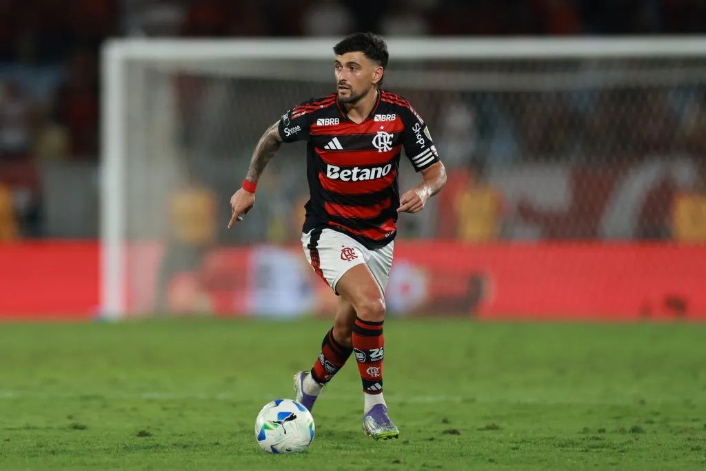 Giorgian de Arrascaeta do Flamengo durante partida da Copa Libertadores contra Estudiantes – (Photo by Buda Mendes/Getty Images)
