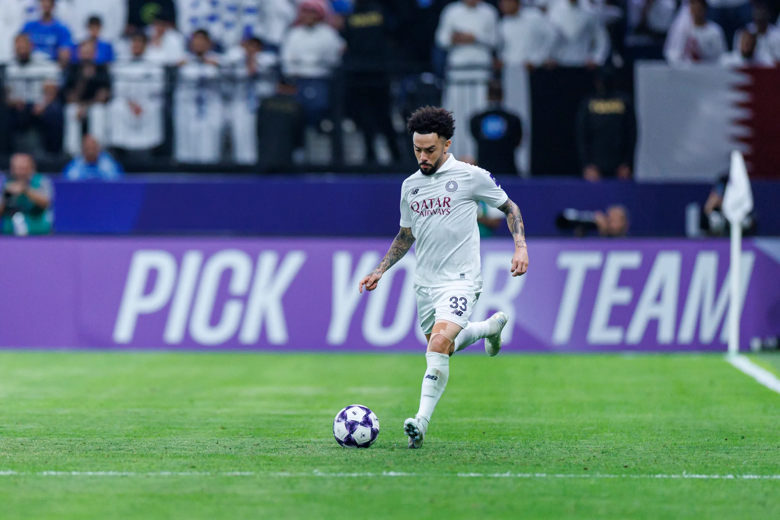 Claudinho vem sendo um dos destaques do Al-Sadd, do Catar. Foto: Abdullah Ahmed/Getty Images.