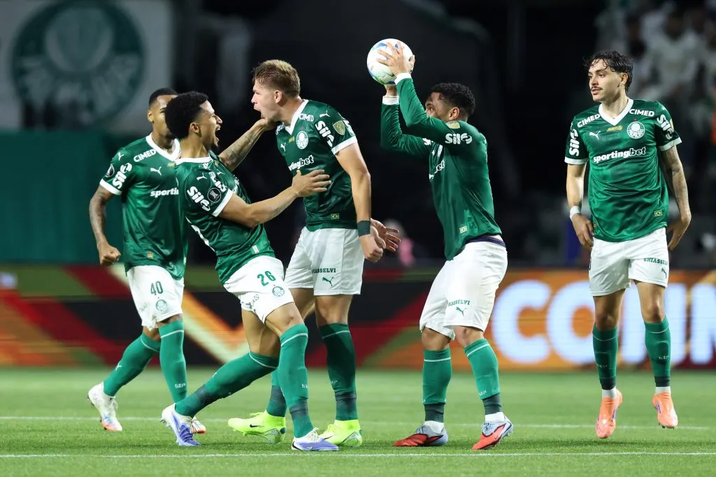 Palmeiras conseguiu vitória por 4 a 0 diante da LDU que colocou equipe na final da Libertadores – Foto: Alexandre Schneider/Getty Images