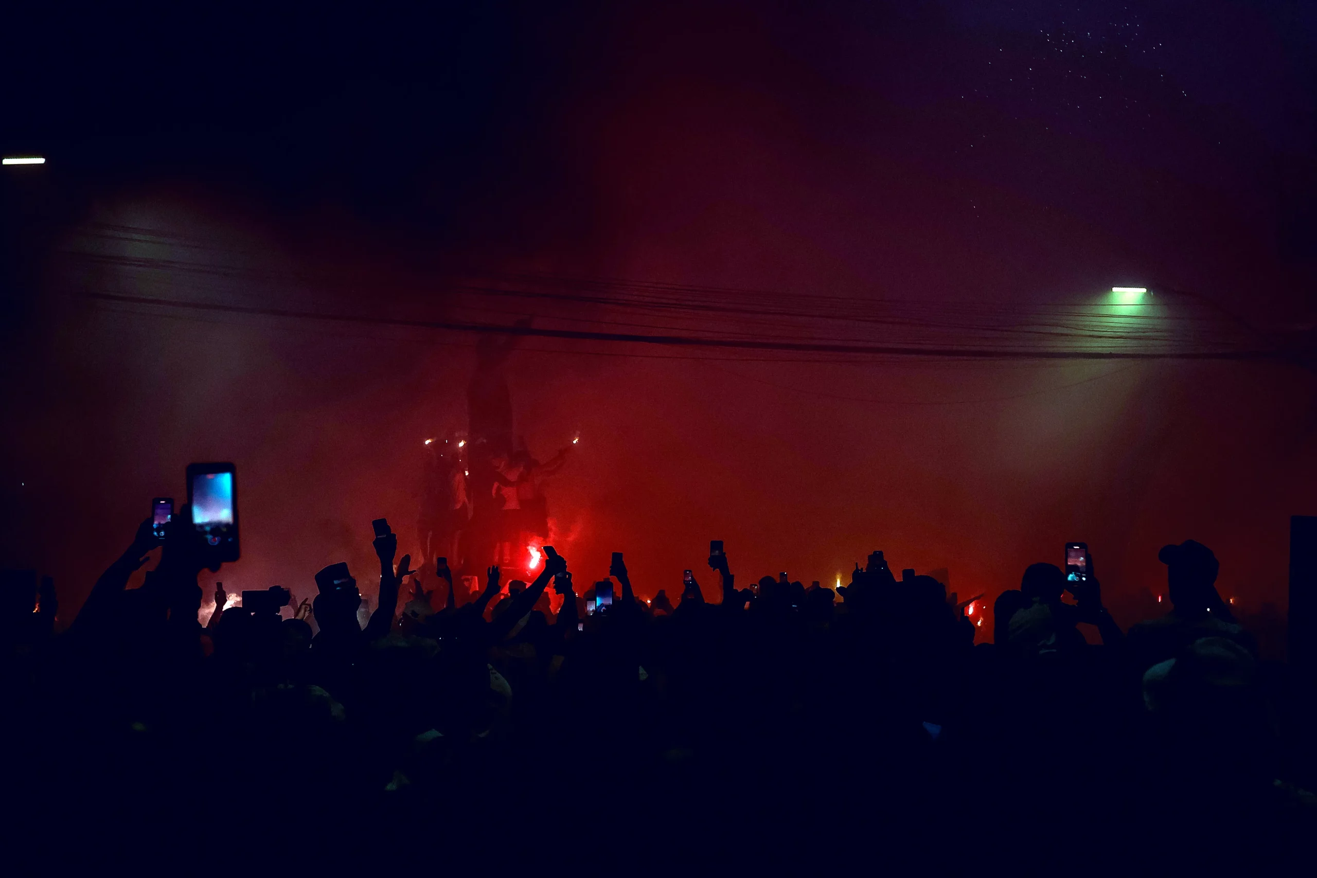 Torcida do Santos durante partida contra Palmeiras no estadio Vila Belmiro pelo campeonato Brasileiro A 2025. – (Photo by Ricardo Moreira/Getty Images)