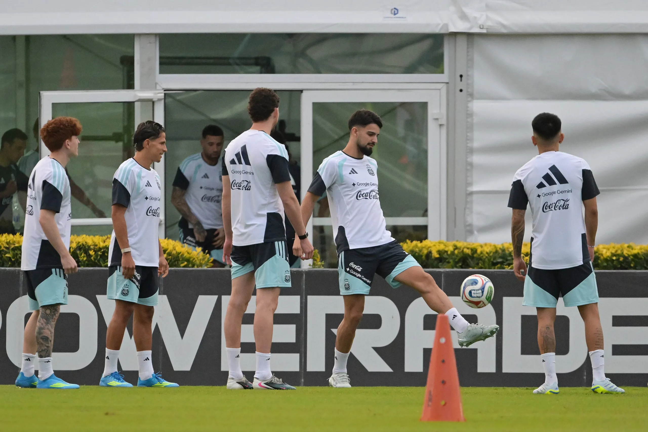 Flaco López em treinamento pela seleção argentina. Foto: Marcelo Endelli/Getty Images.