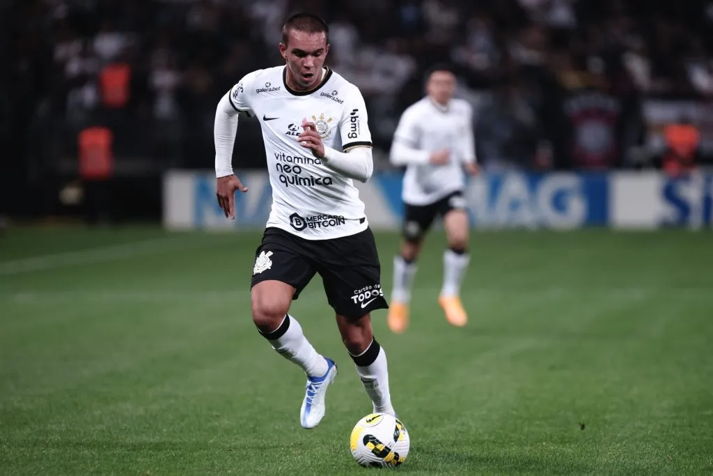 Foto: Ettore Chiereguini/AGIF – Giovane deve começar a partida do Corinthians contra o Internacional no banco de reservas