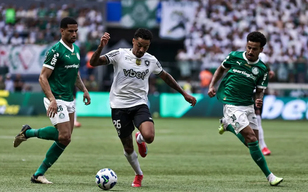 Gregore em ação pelo Botafogo. Foto: Fabio Giannelli/AGIF