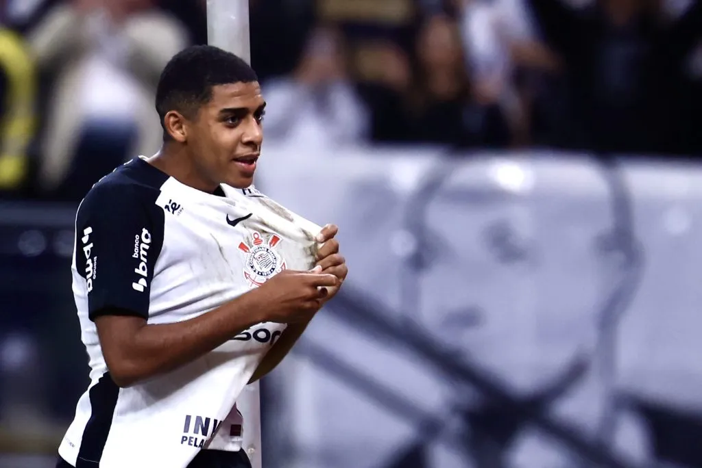 Gui Negão após marcar pelo Corinthians. Foto: Marcello Zambrana/AGIF 