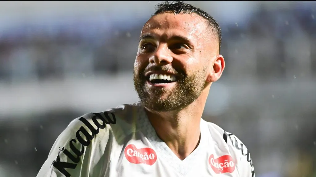 Guilherme, comemora seu gol na Vila Belmiro