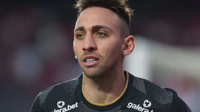 Gustavo Mosquito saiu e não deixou saudades - Foto: Marcello Zambrana/AGIF