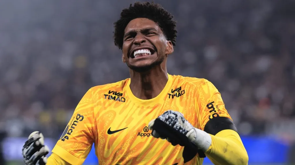 Hugo Souza, Goleiro do Corinthians