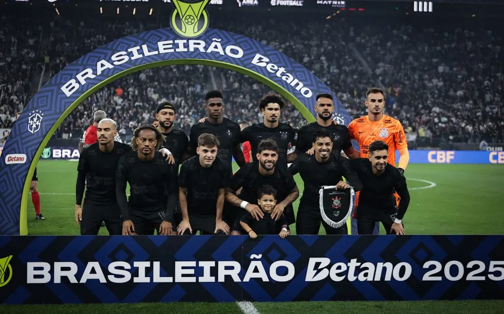 Titulares na vitória diante do Vasco. Foto: Fabio Giannelli/AGIF