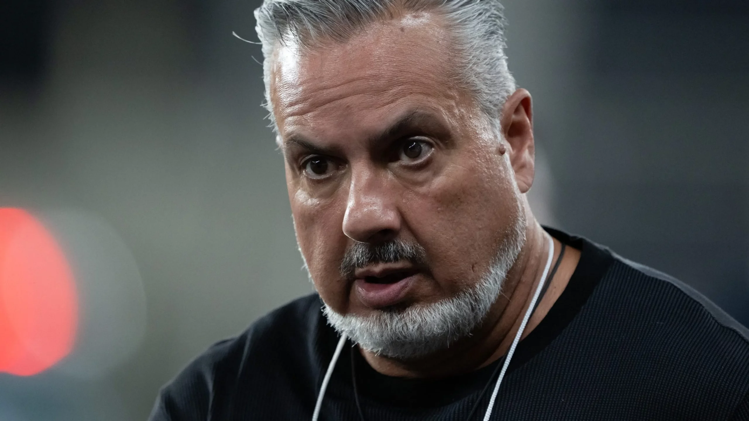 RJ – RIO DE JANEIRO – 15/10/2025 – BRASILEIRO A 2025, BOTAFOGO X FLAMENGO – Jose Boto diretor de futebol do Flamengo durante partida contra o Botafogo no estadio Engenhao pelo campeonato Brasileiro A 2025. Foto: Jorge Rodrigues/AGIF