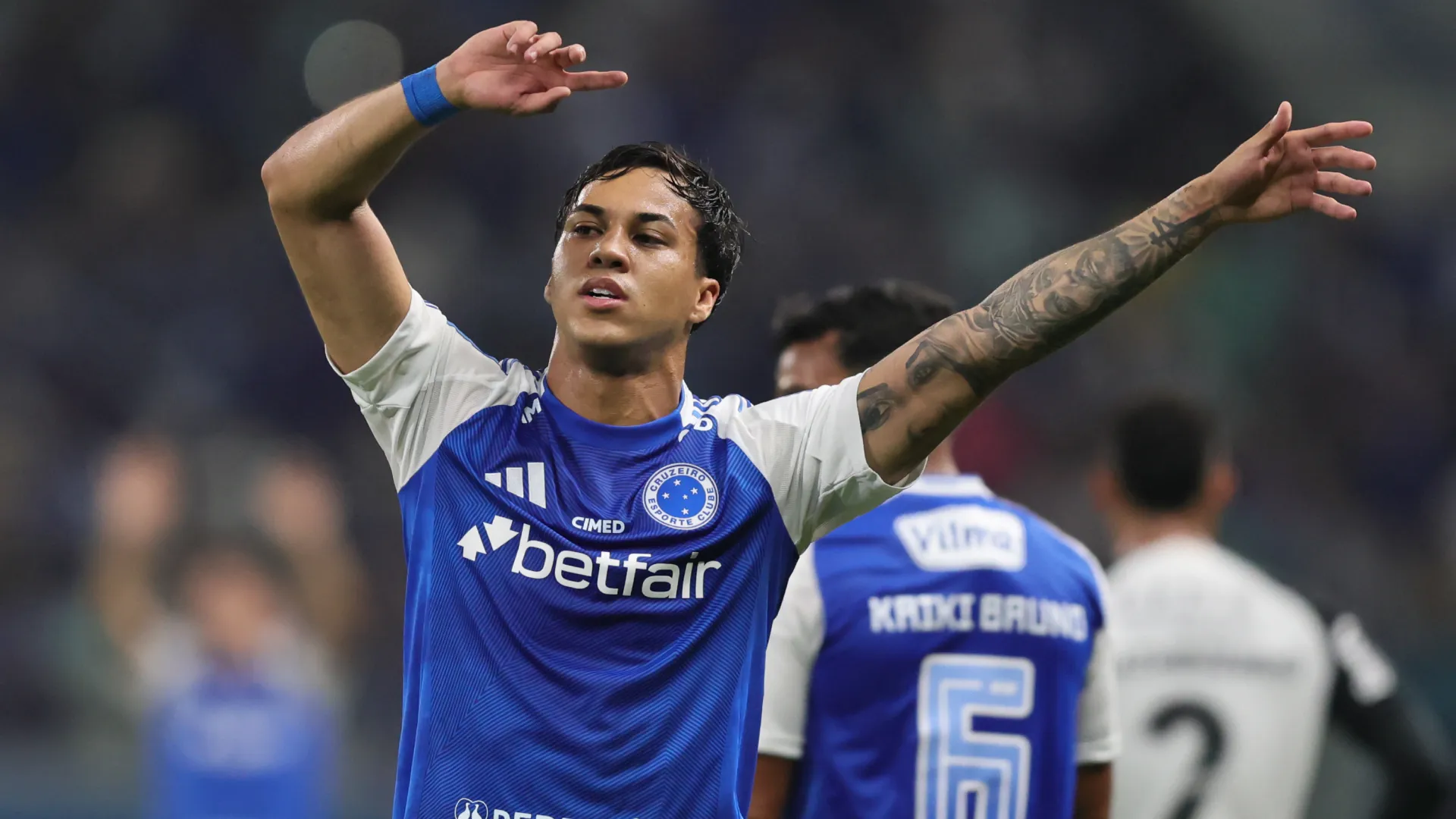 Kaio Jorge comemorando pelo Cruzeiro após marcar contra o Corinthians – Foto: Gilson Lobo/AGIF
