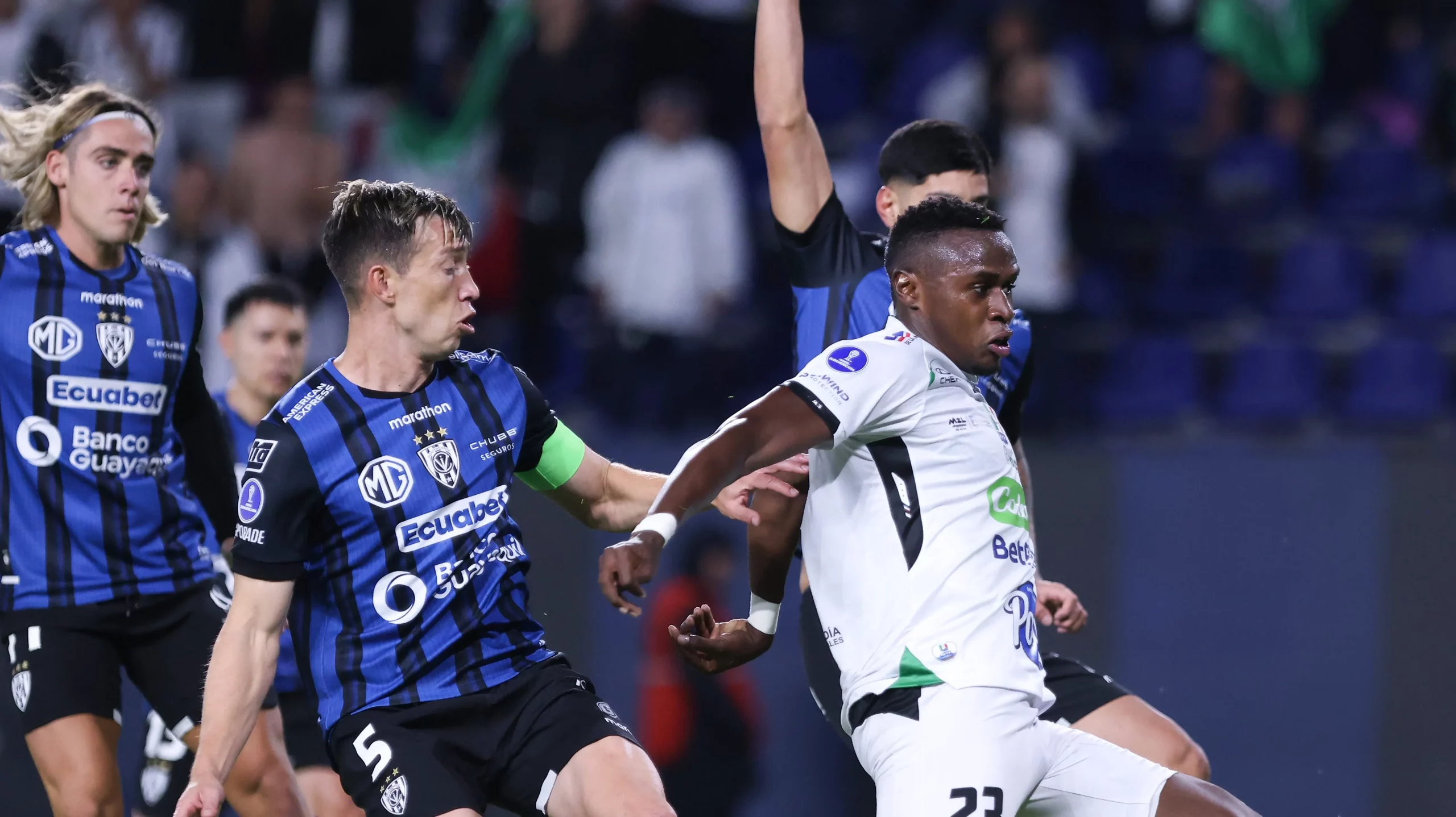 Foto: Franklin Jacome/Getty Images – Kevin Cuesta, de 25 anos, foi barrado no Peixe e no Corinthians.