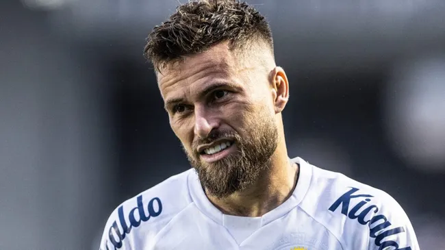 Foto: Abner Dourado/AGIF - Lucas Lima pelo Santos