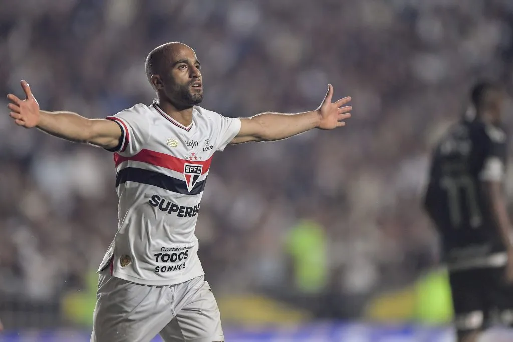 Lucas Moura comemora gol diante do Vasco. Foto: Thiago Ribeiro/AGIF