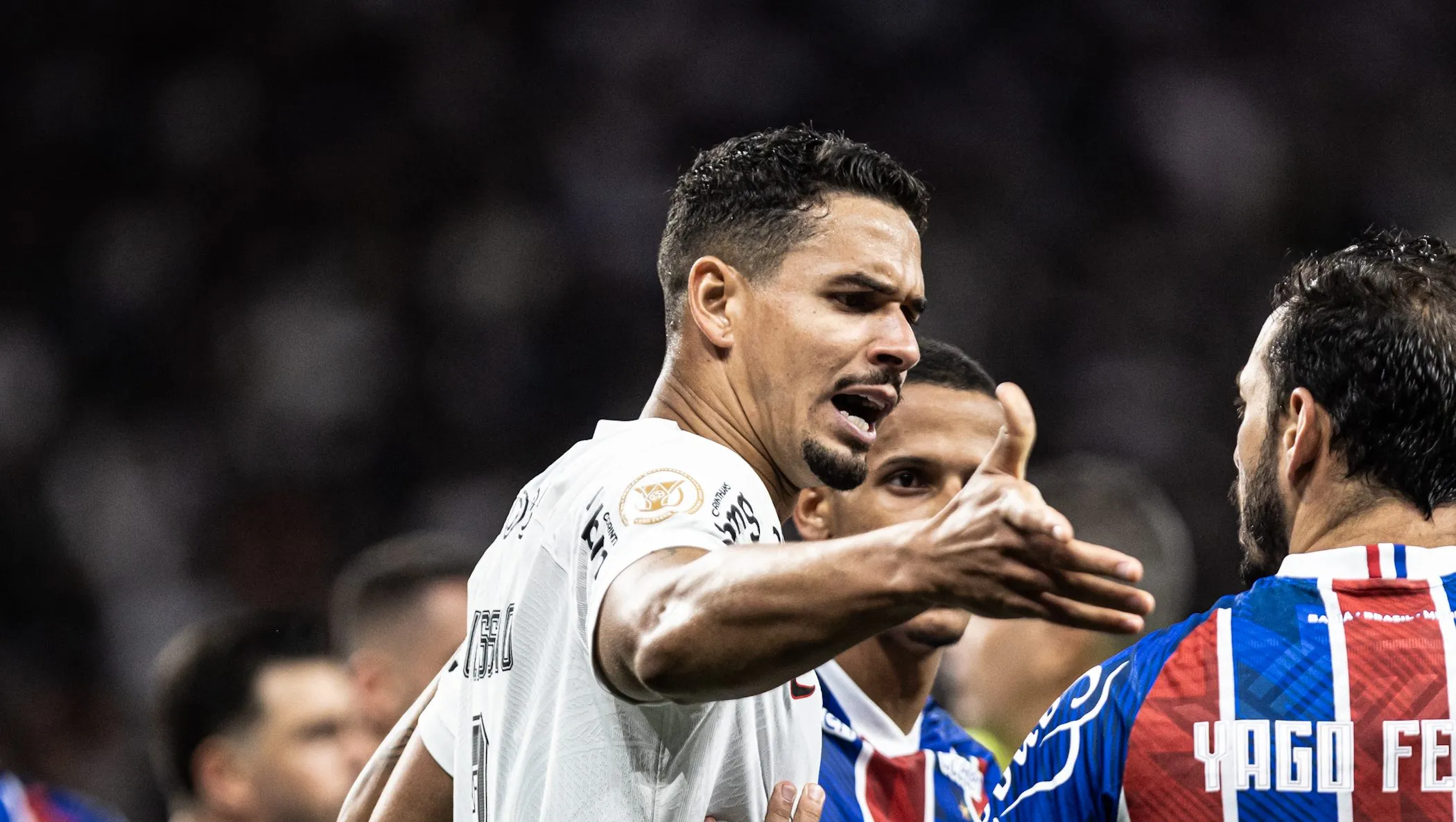 Foto: Abner Dourado/AGIF – Lucas Verissimo atuou no Corinthians em 2023 por empréstimo e o seu nome é sempre citado para retornar.