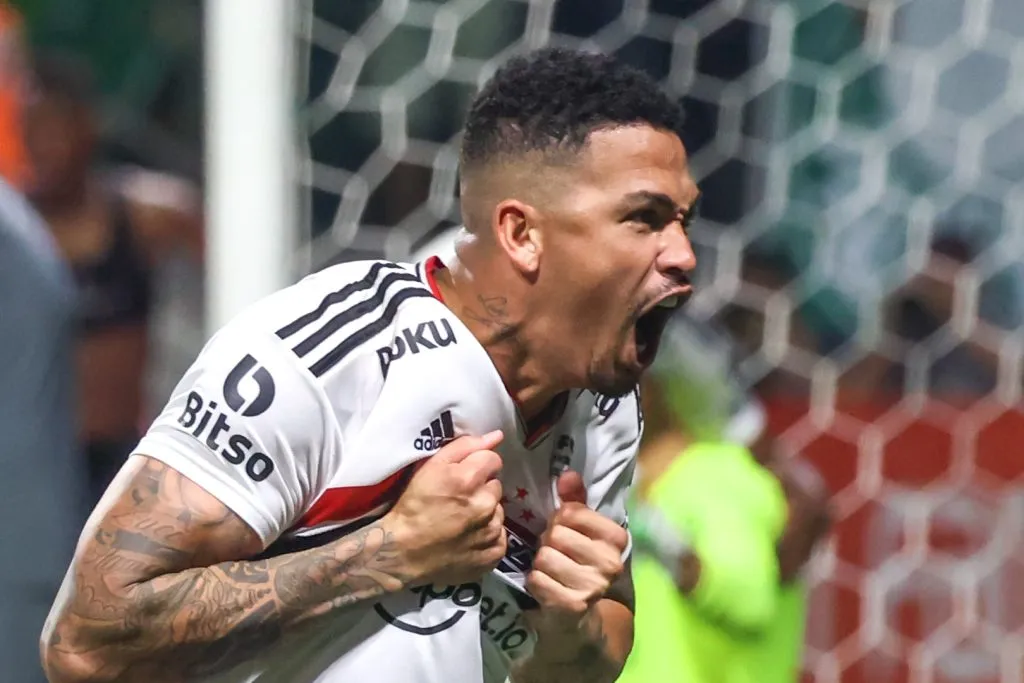 Luciano já provocou Palmeiras em duas ocasiões no Allianz ao chutar bandeirinha após gols. Foto: Marcello Zambrana/AGIF