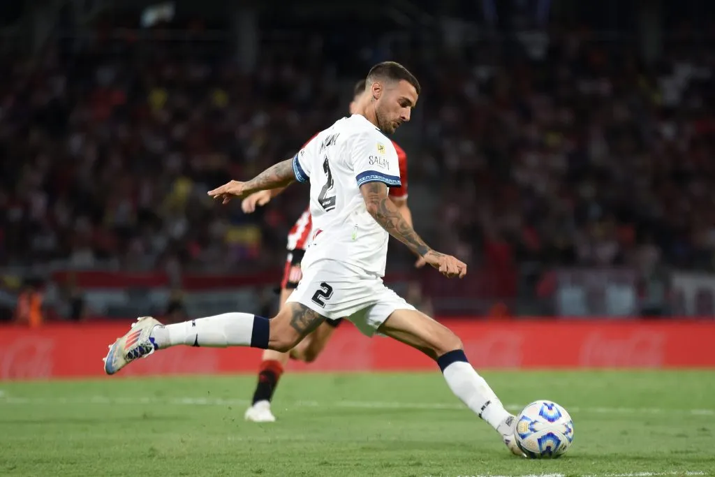 Flamengo negocia chegada de Emanuel Mammana   (Photo by Joaquín Camiletti/Getty Images)