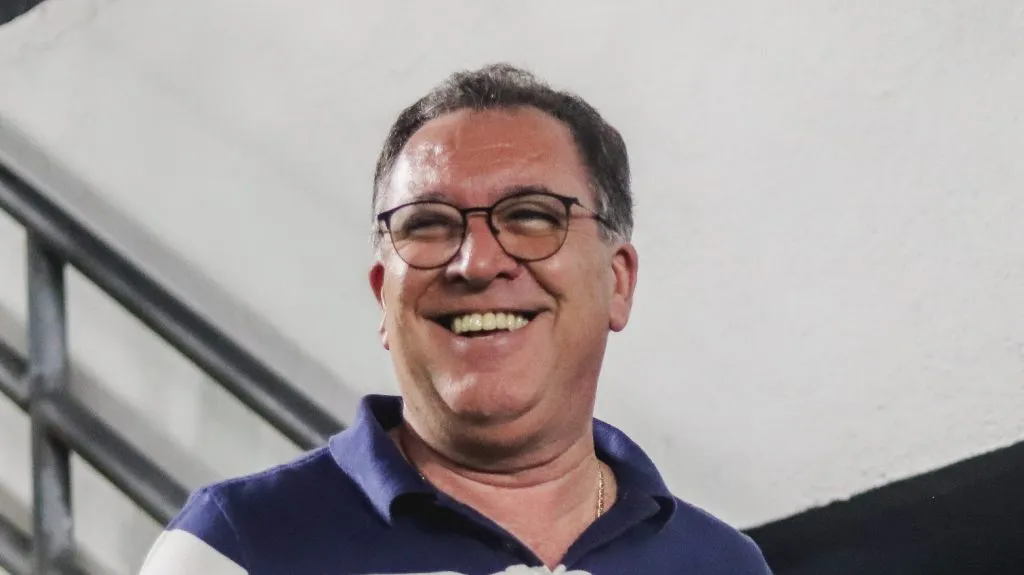 Foto: Reinaldo Campos/AGIF –  Marcelo Teixeira, presidente do Santos, conhece PH G. desde as categorias de base, mas volta ao Clube Paulista é sonho distante.