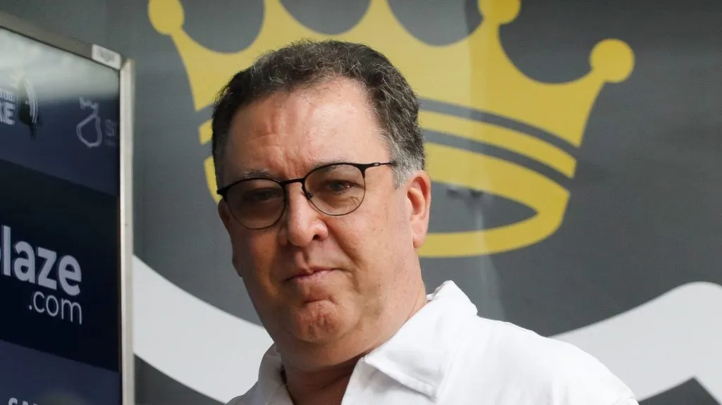 O presidente Marcelo Teixeira fala aos jornalistas em coletiva de imprensa realizada na Vila Belmiro. Foto: Reinaldo Campos/AGIF