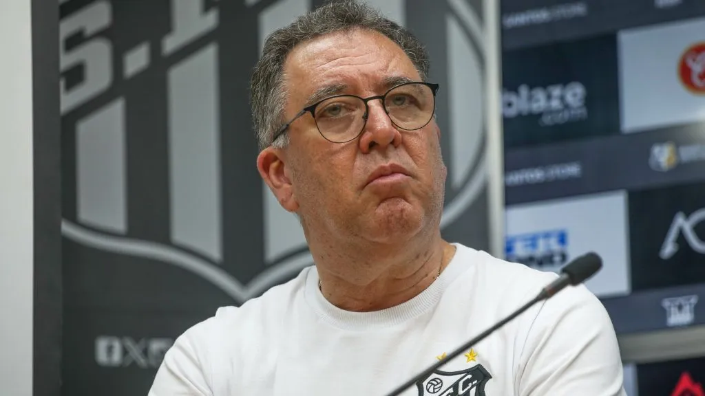 Presidente do Peixe durante coletiva