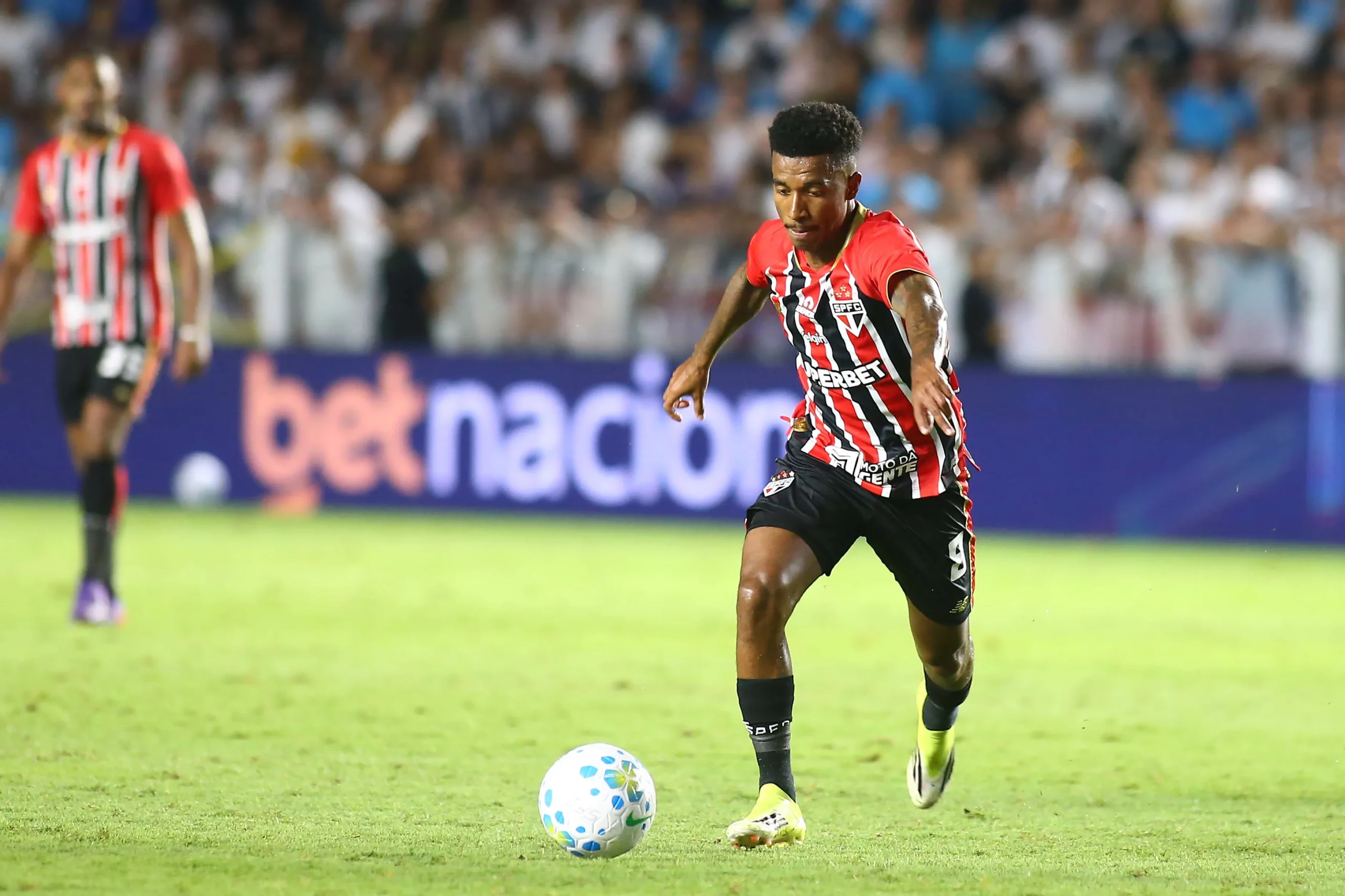 SP – SANTOS – 04/02/2026 – BRASILEIRO A 2026, SANTOS X SAO PAULO – Marcos Antonio jogador do Sao Paulo durante partida contra o Santos no estadio Vila Belmiro pelo campeonato Brasileiro A 2026. Foto: Mauricio De Souza/AGIF