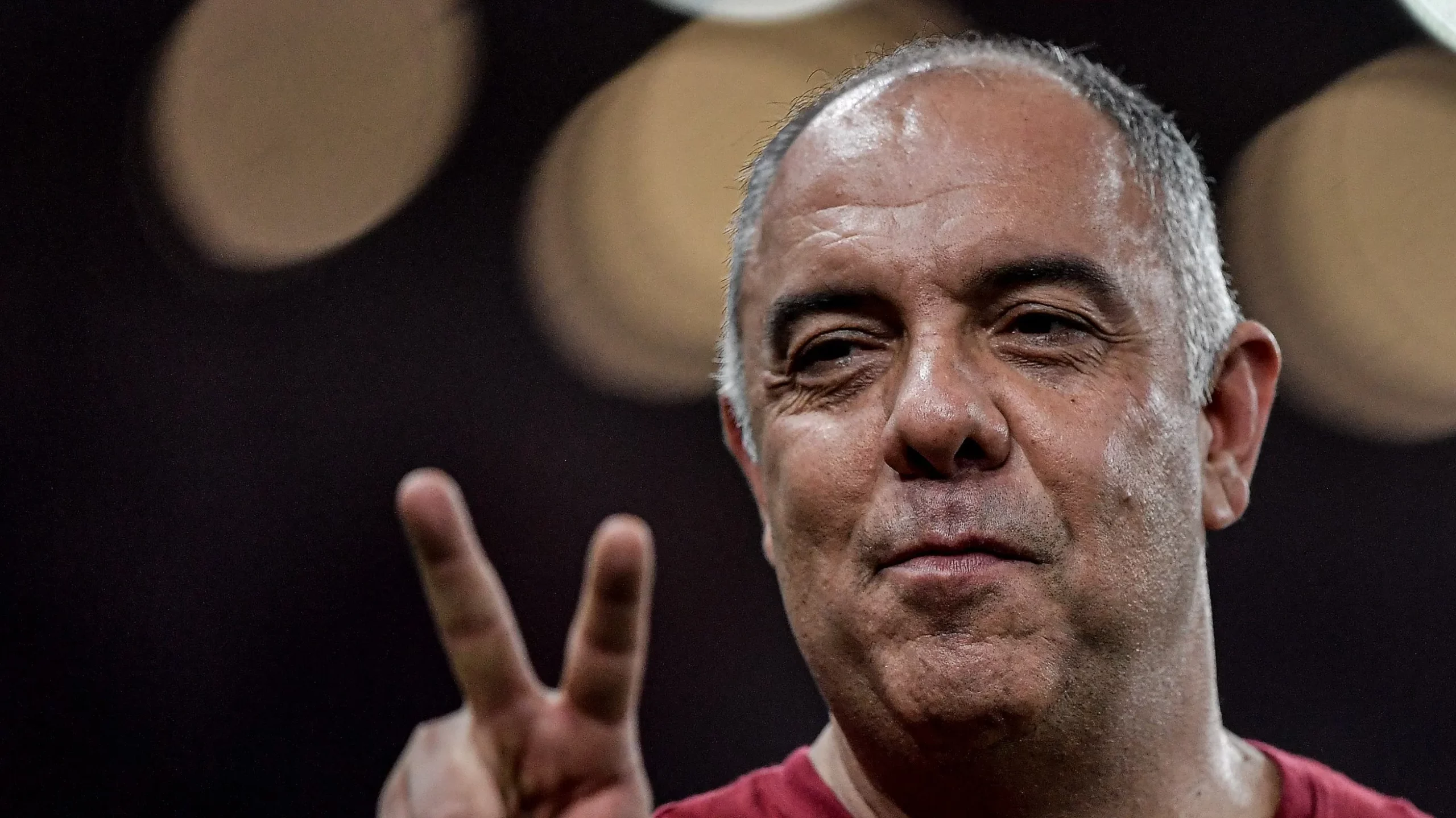 Foto: Thiago Ribeiro/AGIF – Marcos Braz quer arrancar medalhão do Santos.