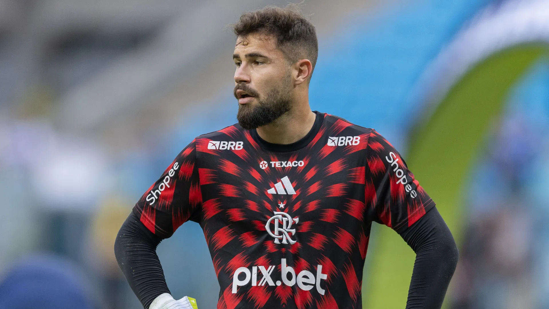 Matheus Cunha jogador do Flamengo durante partida contra o Grêmio no estádio Arena do Grêmio pelo campeonato Brasileiro A 2025. Foto: Liamara Polli/AGIF
