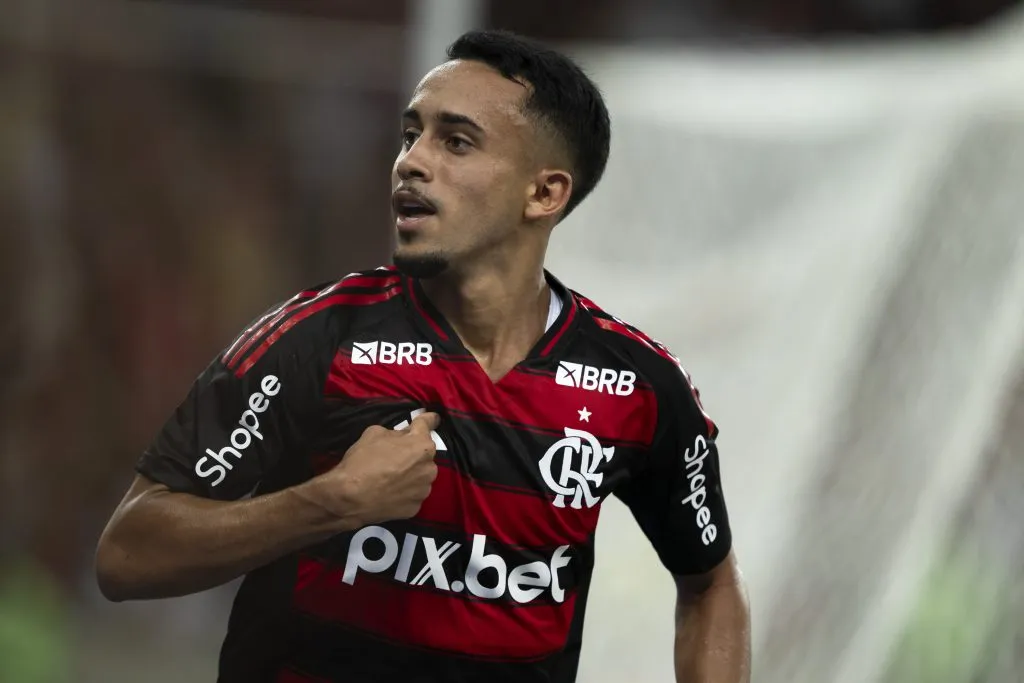 Matheus Gonçalves em partida pelo Flamengo. Foto: Jorge Rodrigues/AGIF
