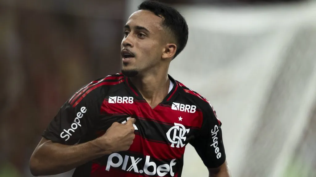 Matheus Gonçalves comemorando. Foto: Jorge Rodrigues/AGIF