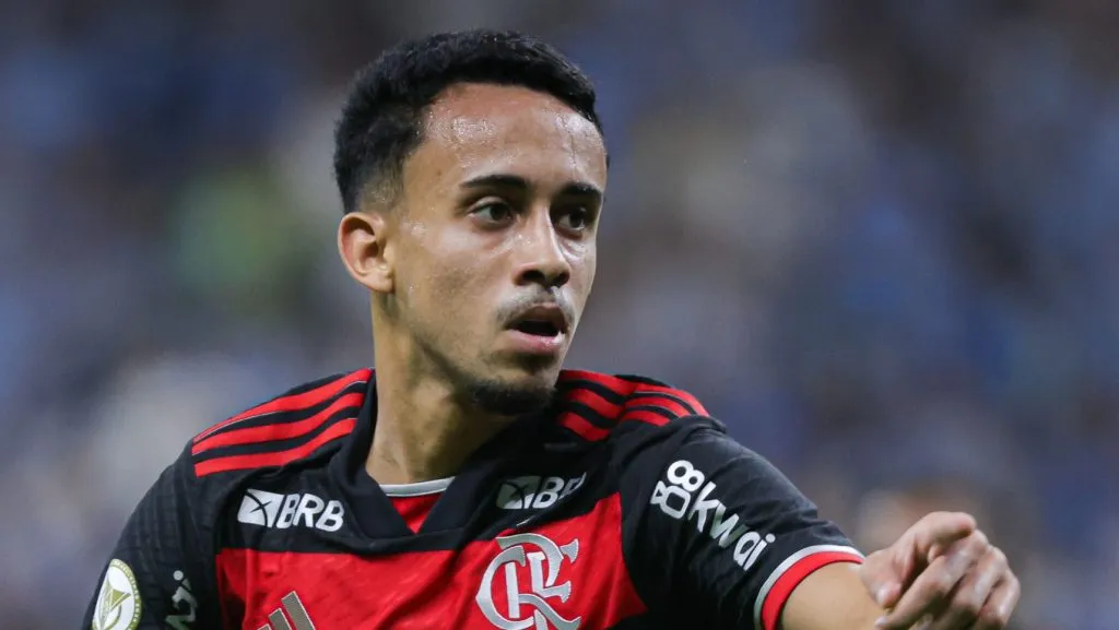 Foto: Maxi Franzoi/AGIF – Matheus Gonçalves vem recebendo poucas oportunidades com Filipe Luís.